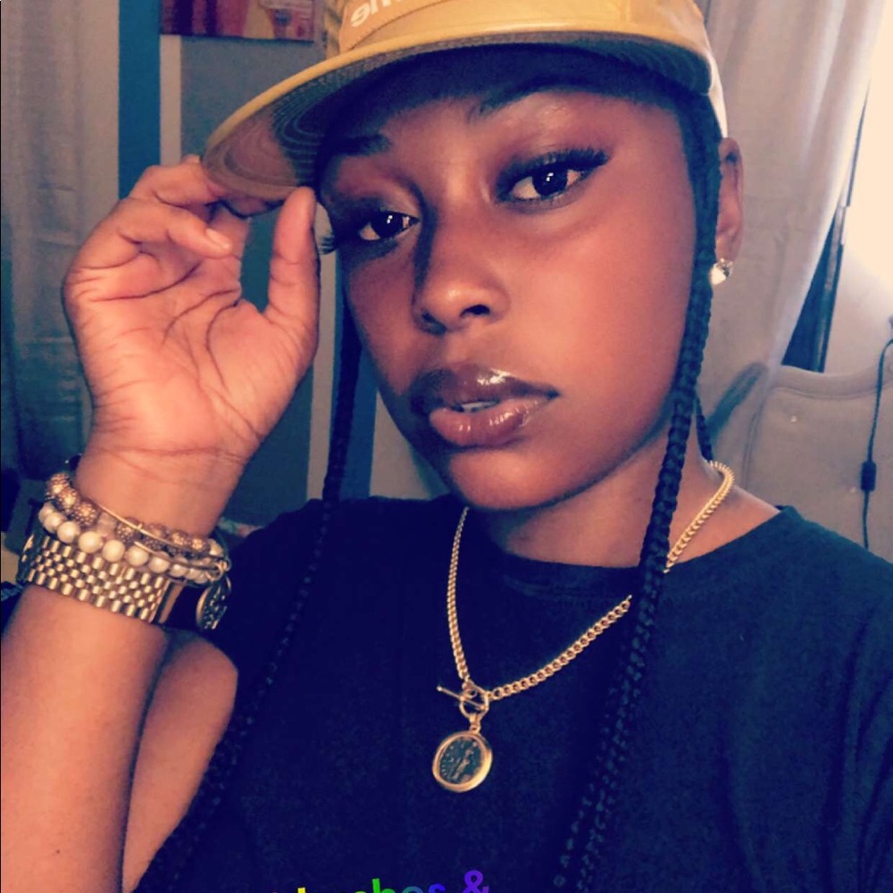 Meet your Posher, Ajee